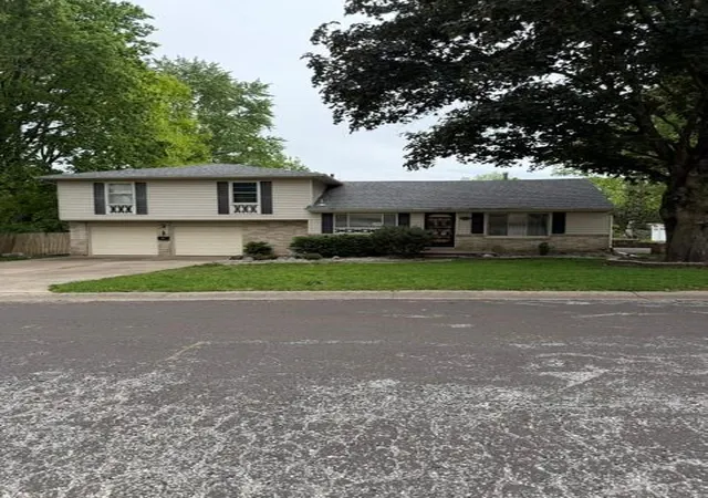 Homes for sale in Raytown, MO | 10801 E 64th Ter, Raytown, MO 64133 | MLS# 2618131