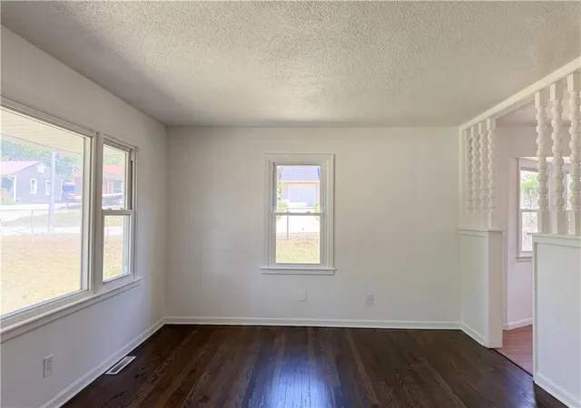 Photo 3 of Single family home for sale at 5333 N Euclid Ave, Kansas City, MO 64118 | MLS# 2618170 | Listing updated on 2026-10-15