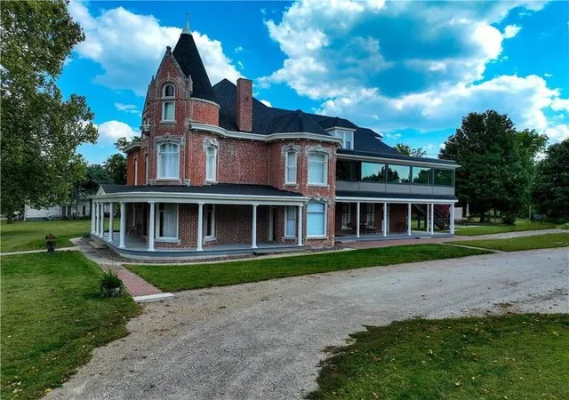 2nd image of 433 W State St W, Troy, KS 66087 | MLS# 2618182