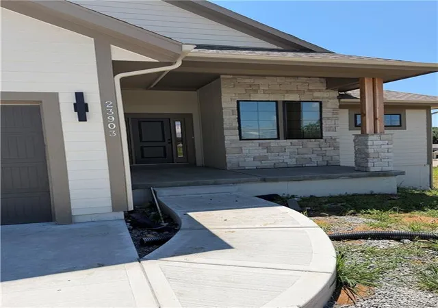 3rd image of 23903 Clear Crk Pkwy, Shawnee Mission, KS 66226 | MLS# 2618196