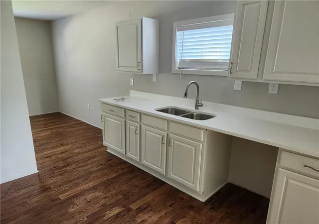 3rd image of 3013 E 77 Ter, Kansas City, MO 64132 | MLS# 2618230