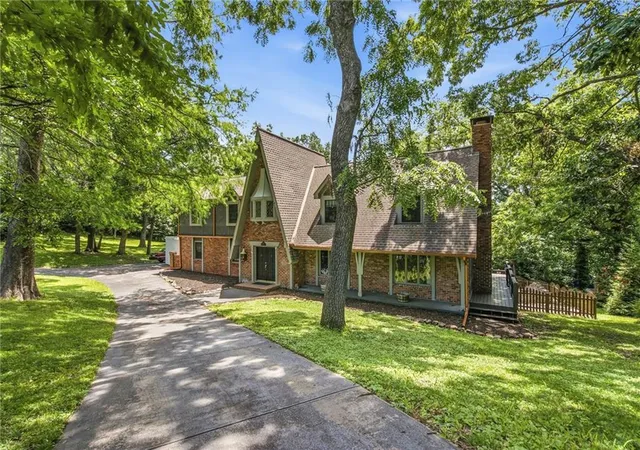 1st image of 4015 N Briarcliff Rd, Kansas City, MO 64116 | MLS# 2618233
