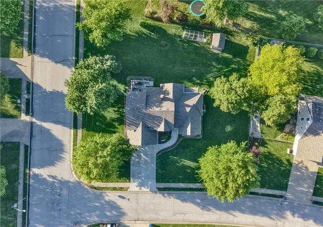 41st image of 602 Ridgewood Dr, Raymore, MO 64083 | MLS# 2618246
