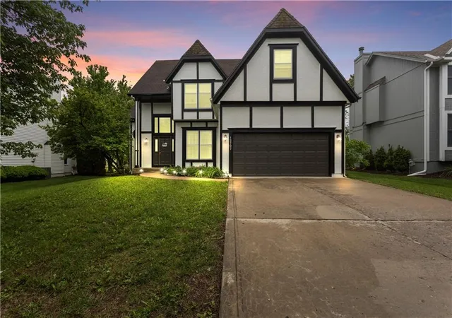 1st image of 12707 W 122nd St, Overland Park, KS 66213 | MLS# 2618321