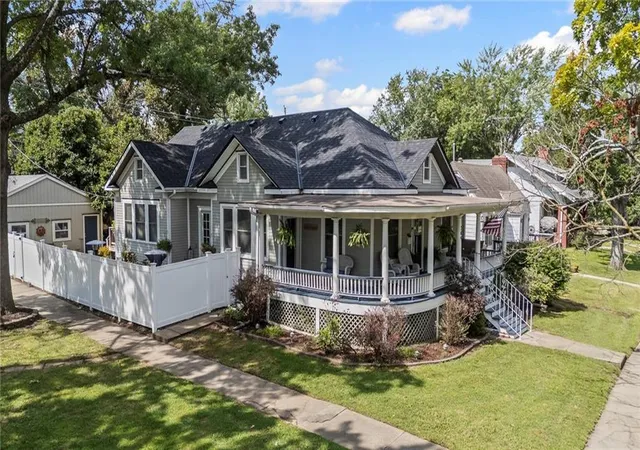 Homes for sale in Paola, KS | 509 E Peoria St, Paola, KS 66071 | MLS# 2618344