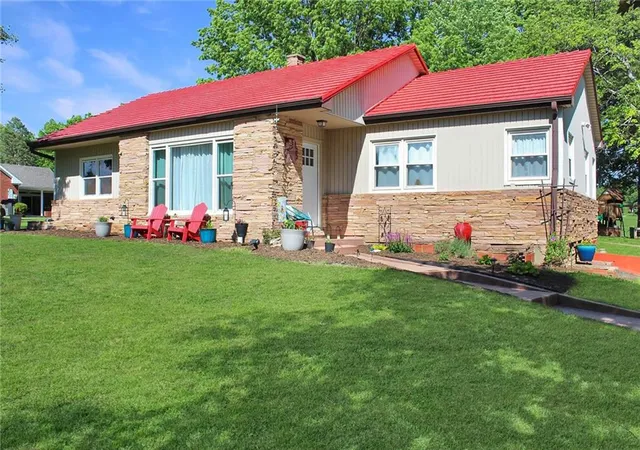 Homes for sale in Higginsville, MO | 705 Main St, Higginsville, MO 64037 | MLS# 2618367