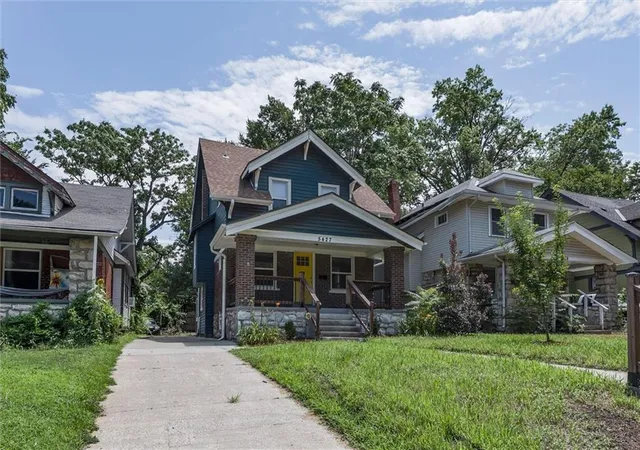 Homes for sale in Kansas City, MO | 5427 Euclid Ave, Kansas City, MO 64130 | MLS# 2618394