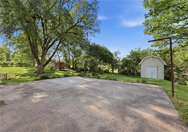 29th image of 3401 Ne 67th St, Kansas City, MO 64119 | MLS# 2618444