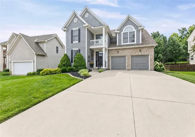 2nd image of 16019 S Locust St, Olathe, KS 66062 | MLS# 2618472