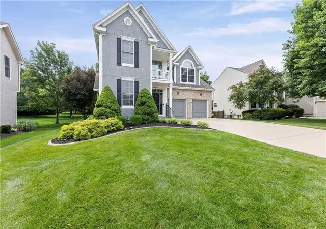 3rd image of 16019 S Locust St, Olathe, KS 66062 | MLS# 2618472