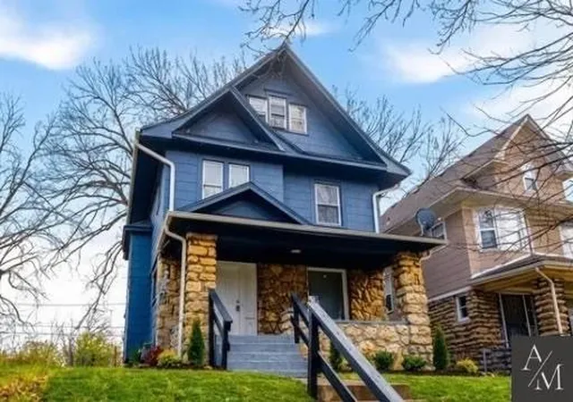3rd image of 3617 Olive St, Kansas City, MO 64109 | MLS# 2618474