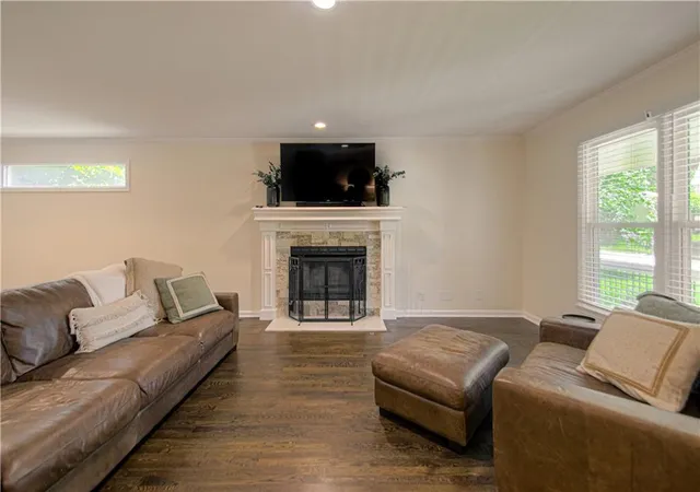 Photo 4 of Sale Pending at 1500 Amesbury Ave, Liberty, MO 64068 | MLS# 2618530 | Listing updated on 2026-10-05