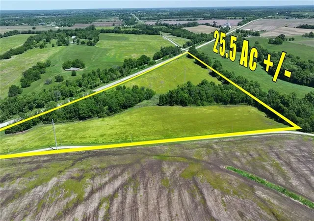 3rd image of 75 Ne 254P Rd, Clinton, MO 64735 | MLS# 2618571