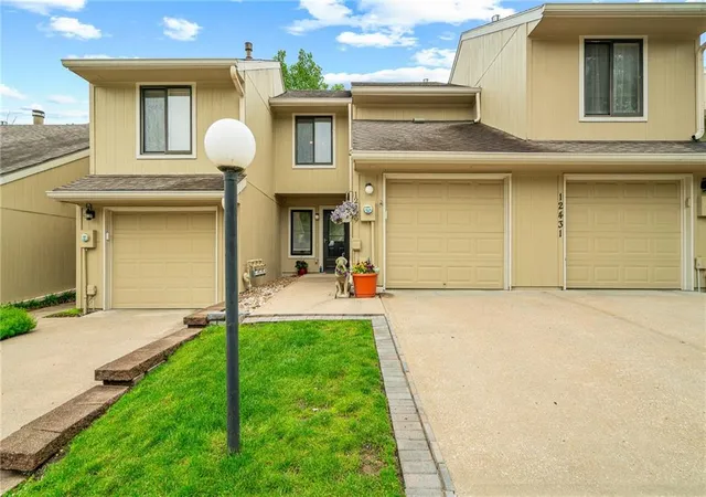 1st image of 12429 Charlotte St, Kansas City, MO 64146 | MLS# 2618589