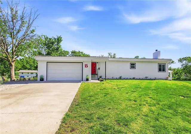 1st image of 15 Ne Johnson St, Lees Summit, MO 64063 | MLS# 2618635