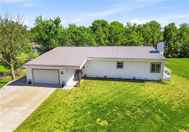 3rd image of 15 Ne Johnson St, Lees Summit, MO 64063 | MLS# 2618635