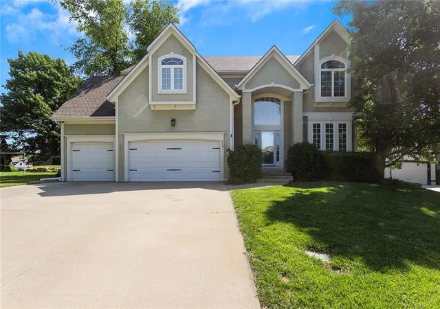 1st image of 237 Ne Hidden Ridge Cir, Lees Summit, MO 64064 | MLS# 2618648