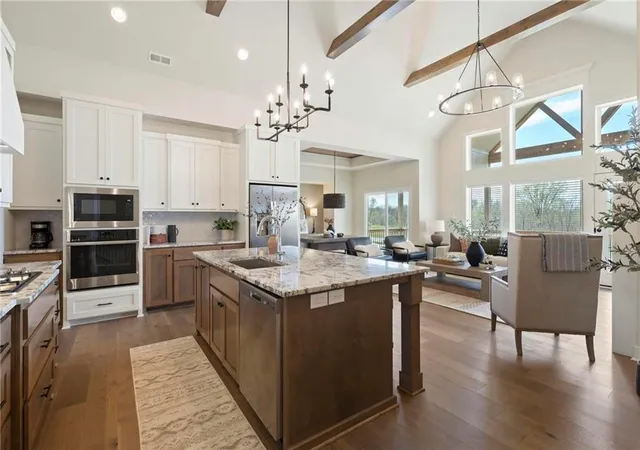 3rd image of 1917 Sw Fern Cir, Lee's Summit, MO 64082 | MLS# 2618713