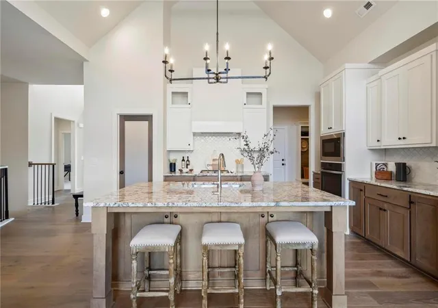 4th image of 1917 Sw Fern Cir, Lee's Summit, MO 64082 | MLS# 2618713