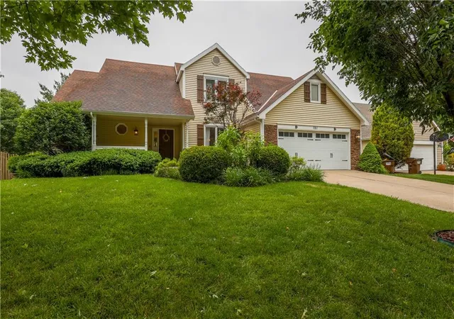 2nd image of 721 Eldridge St, Lawrence, KS 66049 | MLS# 2618720