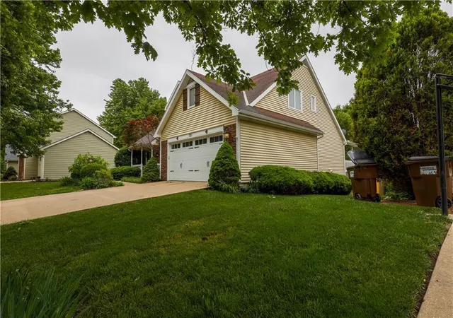 Photo 3 of Sale Pending at 721 Eldridge St, Lawrence, KS 66049 | MLS# 2618720 | Listing updated on 2026-06-02
