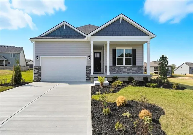 4th image of 304 Lake Meadows Dr, Smithville, MO 64089 | MLS# 2618733