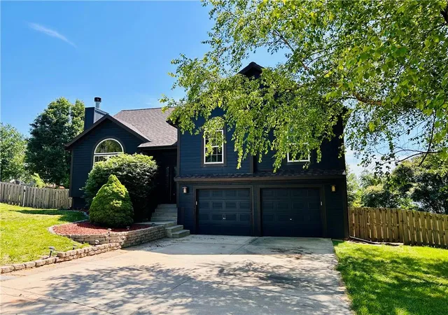 1st image of 14503 Shamrock Wy, Smithville, MO 64089 | MLS# 2618745