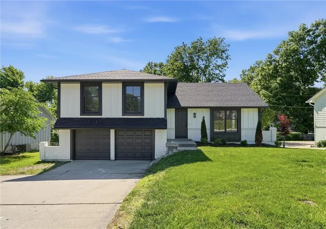 Photo 2 of Single family home for sale at 10200 Nall Ave, Overland Park, KS 66207 | MLS# 2618869 | Listing updated on 2026-10-17