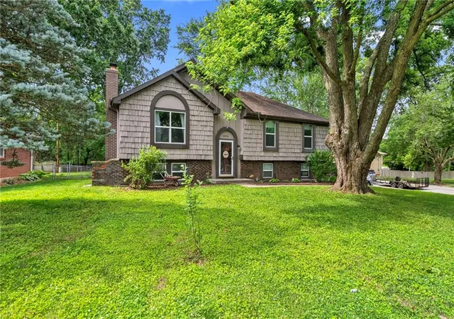 Homes for sale in Shawnee, KS | 12311 W 54th St, Shawnee, KS 66216 | MLS# 2618874