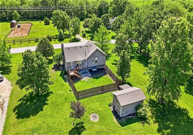 Homes for sale in Stilwell, KS | 19610 Rosewood Dr, Stilwell, KS 66085 | MLS# 2618887