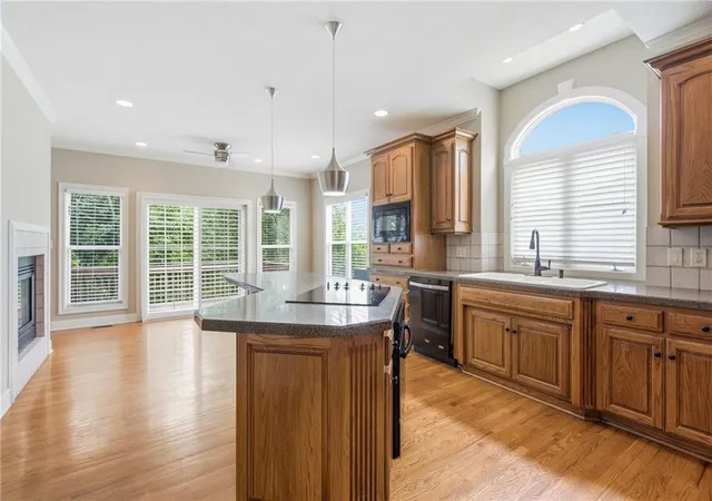 3rd image of 113 Teton Ridge St, Lake Winnebago, MO 64034 | MLS# 2618917