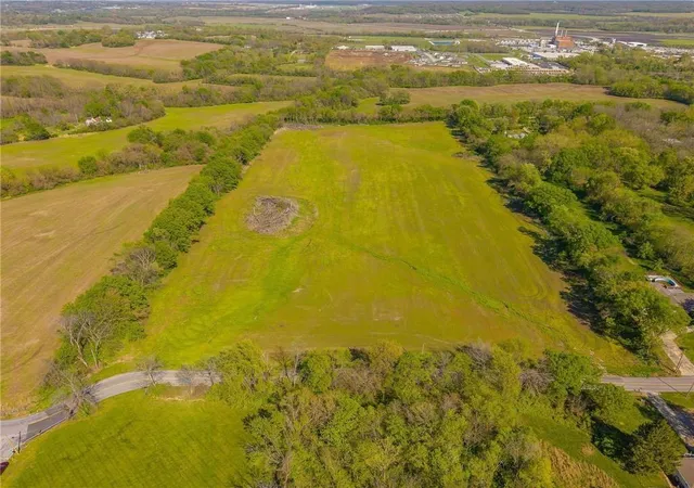 4th image of 701 S Jones Rd, Independence, MO 64056 | MLS# 2618928