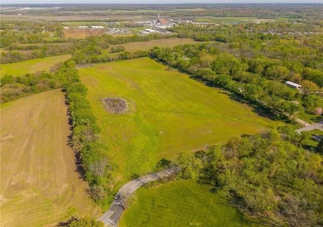 6th image of 701 S Jones Rd, Independence, MO 64056 | MLS# 2618928