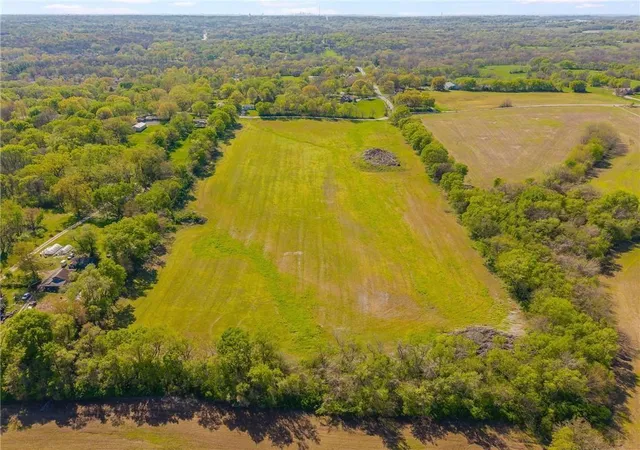 1st image of 701 S Jones Rd, Independence, MO 64056 | MLS# 2618928