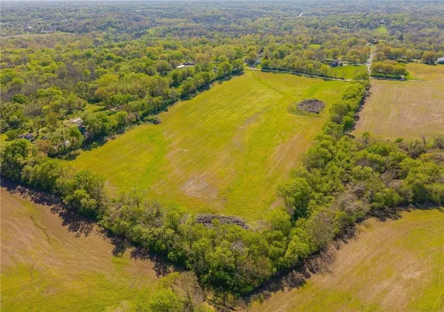 5th image of 701 S Jones Rd, Independence, MO 64056 | MLS# 2618928