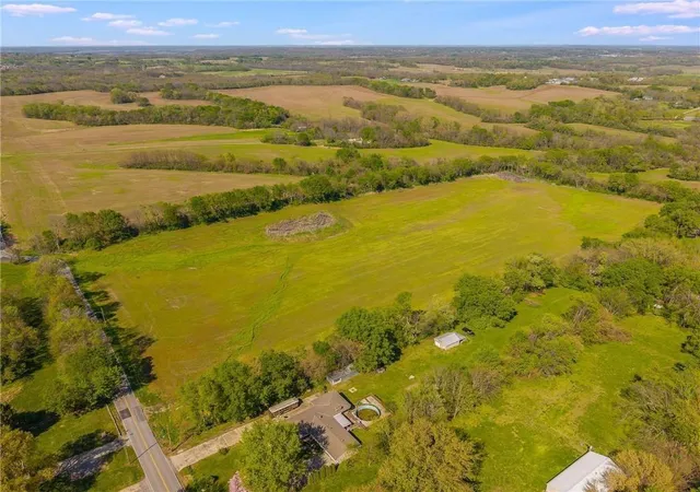 3rd image of 701 S Jones Rd, Independence, MO 64056 | MLS# 2618928
