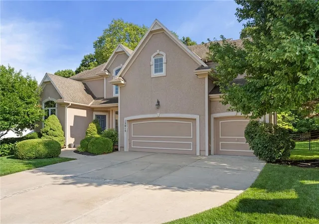 Homes for sale in Shawnee, KS | 15015 W 74 St, Shawnee, KS 66216 | MLS# 2618958
