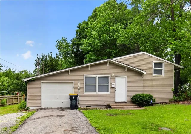 1st image of 8301 E 111th Ter, Kansas City, MO 64134 | MLS# 2619044
