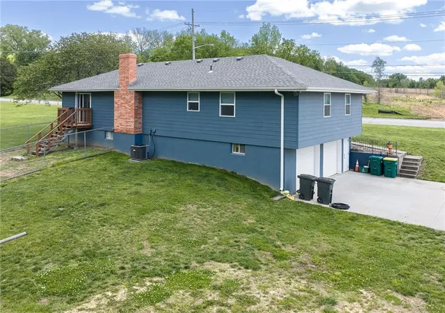 32nd image of 13300 Parallel Pkwy, Kansas City, KS 66109 | MLS# 2619047