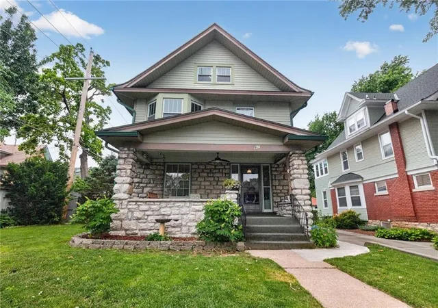 1st image of 907 W 32nd St, Kansas City, MO 64111 | MLS# 2619111