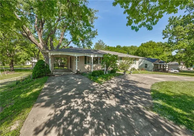 41st image of 1020 S Delaware St, Tonganoxie, KS 66086 | MLS# 2619126