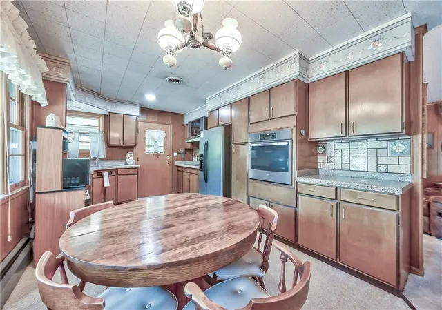 5th image of 1020 S Delaware St, Tonganoxie, KS 66086 | MLS# 2619126