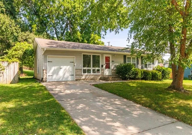 1st image of 811 Union Cir, Sugar Creek, MO 64050 | MLS# 2619174