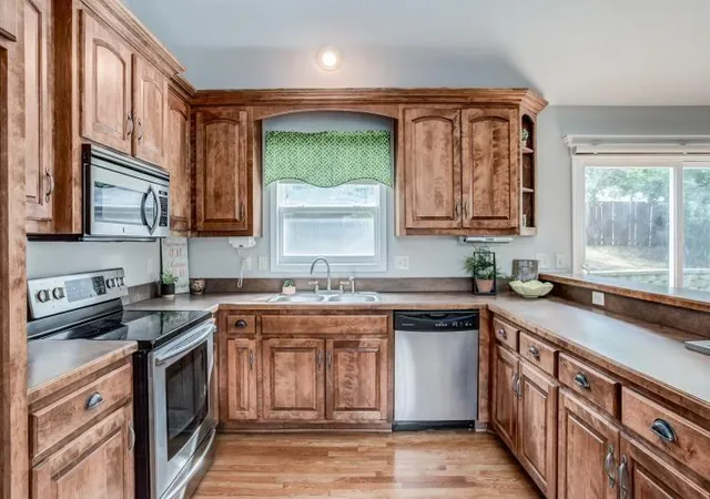 Photo 3 of Single family home for sale at 18109 Guinevere Ct, Smithville, MO 64089 | MLS# 2619195 | Listing updated on 2026-08-31