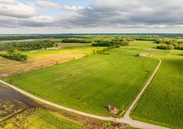 2nd image of 21225 Ne 134th St, Kearney, MO 64060 | MLS# 2619222