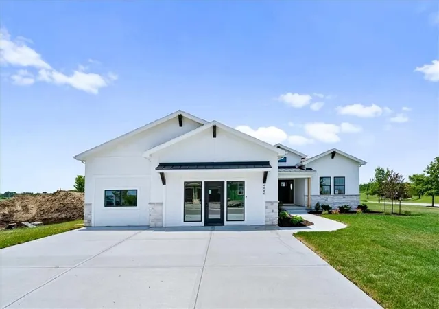 Photo 1 of Single family home for sale at 4484 Tee Box Dr, Basehor, KS 66007 | MLS# 2619240 | Listing updated on 2026-10-04