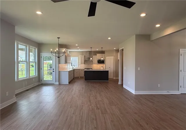 3rd image of 31428 W 85th Terrace, De Soto, KS 66018 | MLS# 2619305