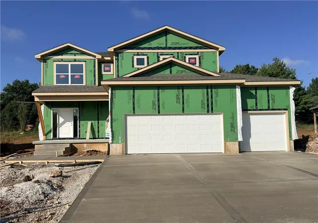 Photo 1 of Single family home for sale at 12202 Emerald St, Olathe, KS 66061 | MLS# 2619310 | Listing updated on 2026-10-21