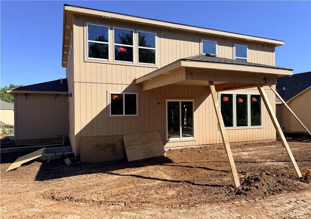 Photo 3 of Single family home for sale at 12202 Emerald St, Olathe, KS 66061 | MLS# 2619310 | Listing updated on 2026-10-07