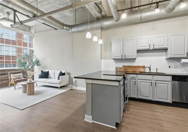 5th image of 321 W 7Th St #402, Kansas City, MO 64105 | MLS# 2619311